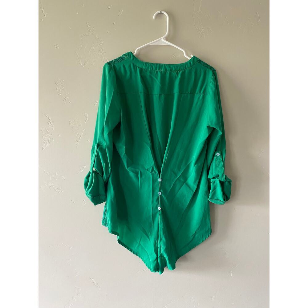Women's Green Lace Flowy Tunic Blouse- size medium - Picture 4 of 4